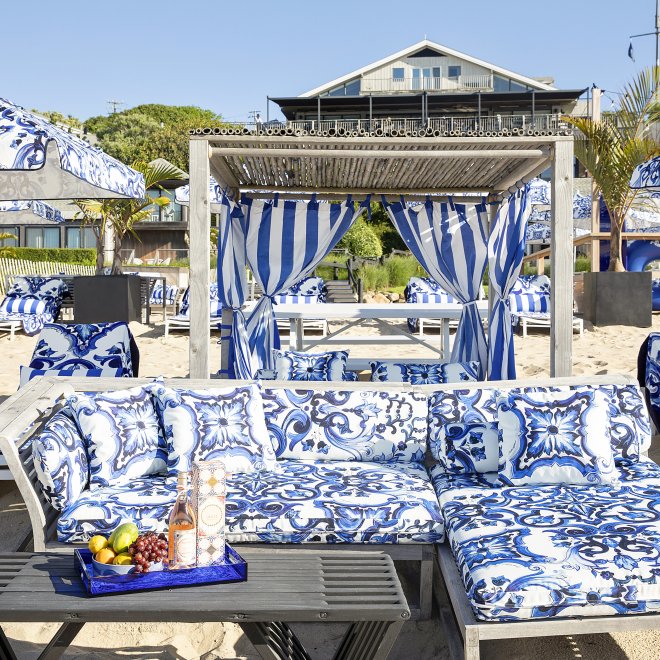 A cabana at 168极速赛车官方开奖结果记录体彩 Beach Club decorated with Dolce & Gabbana décor 