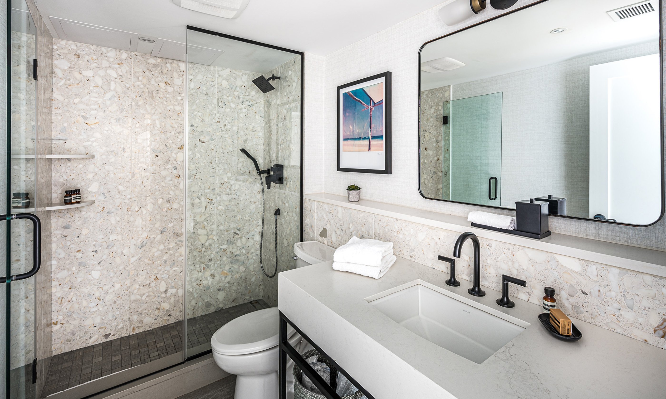 One Bedroom Oceanfront Suite Bathroom